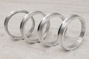 PIERŚCIENIE CENTRUJĄCE 64,1/56,1 ALUMINIUM 4 SZT.
