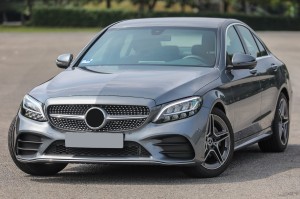 MERCEDES C-CLASS W205 2019-2021 PO FACELIFTINGU CHROMOWANA LISTWA PRZEDNIEGO ZDERZAKA LEWA A2058858902