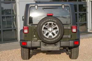 JEEP WRANGLER JK 2007-2013 PRZED LIFTINGIEM POSZYCIE TYLNEGO NAROŻNIKA POD LAMPĘ LEWE 55395899AB