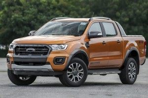 FORD RANGER T8 2019+ POSZERZENIA BŁOTNIKÓW Z ODBLASKIEM