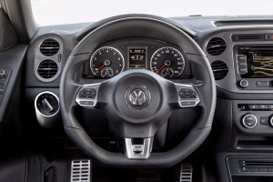 VOLKSWAGEN TIGUAN I 5N 2010-2016 PO FACELIFTINGU OZDOBNA RAMKA WŁĄCZNIKÓW ŚWIATEŁ W KABINIE