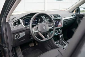 VOLKSWAGEN TIGUAN II AD1 2016+ OZDOBNA RAMKA PRZEŁĄCZNIKA ŚWIATEL