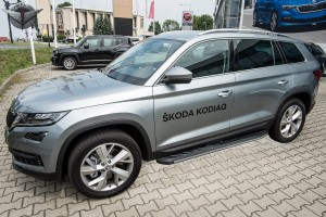 SKODA KODIAQ 2017+ STOPNIE BOCZNE PROGI SAMOCHODOWE