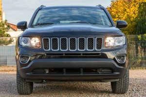 JEEP COMPASS I 2011-2017 CHROMOWANE WKŁADKI GRILLA 68109865AA