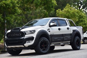 FORD RANGER T7 2016-2018 CHROMOWANE NAKŁADKI WLOTÓW POWIETRZA 3.2