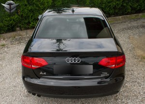 AUDI A4 2009-2015 WYPRZEDAŻ OZDOBNA LISTWA ZDERZAKA TYLNEGO