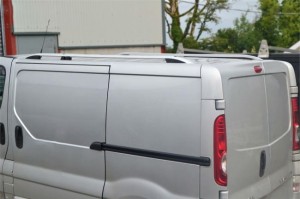 RENAULT TRAFIC 2001-2014 (wersja krótka) RELINGI DACHOWE ALUMINIOWE