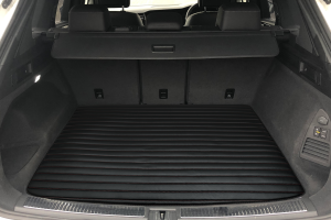 VOLKSWAGEN TOUAREG II 7P 2010-2018 MATA BAGAŻNIKA EKO SKÓRA