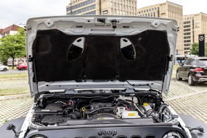 JEEP WRANGLER JK 2007-2018 SIŁOWNIKI GAZOWE PRZEDNIEJ MASKI