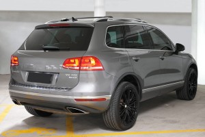 VOLKSWAGEN TOUAREG II 7P 2014-2018 PO FACELIFTINGU ODBLASK TYLNEGO ZDERZAKA PRAWY 7P6945106A