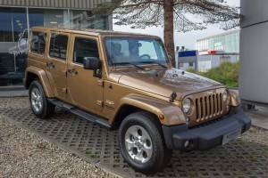 JEEP WRANGLER JK 2007-2018 4 DRZWI Z SUBWOOFEREM MATA BAGAŻNIKA