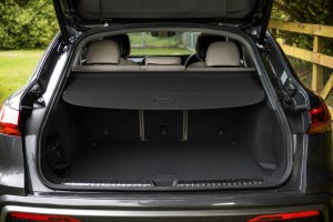 AUDI Q5 III GU 2024+ ROLETA BAGAŻNIKA CZARNA 8MA863553