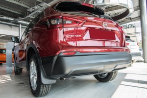 NISSAN QASHQAI II J11 2017-2021 PO FACELIFTINGU CHLAPACZE OEM