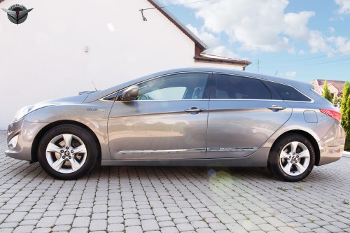 HYUNDAI ELANTRA 2013 WYPRZEDAŻ DEKORACYJNE LISTWY DRZWI