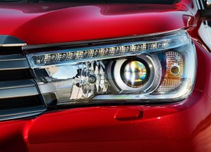 TOYOTA HILUX VIII 2015+ REFLEKTORY LAMPY PRZÓD LED WY21W, HB3