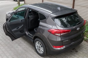 HYUNDAI TUCSON 2015+ LISTWY PROGOWE GÓRNE STAL