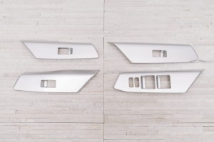 TOYOTA RAV4 IV 2013-2019 OZDOBNE OBUDOWY PRZEŁĄCZNIKÓW SZYB