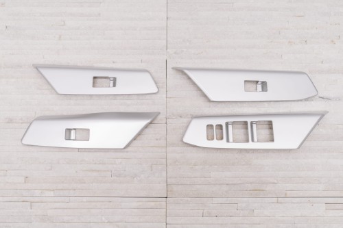 TOYOTA RAV4 IV 2013-2019 OZDOBNE OBUDOWY PRZEŁĄCZNIKÓW SZYB