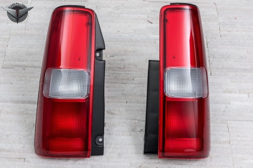 SUZUKI JIMNY 1998-2018 LEWA KAROSERYJNA LAMPA TYLNA