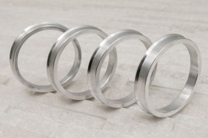 PIERŚCIENIE CENTRUJĄCE 56,6/56,1 ALUMINIUM 4 SZT.