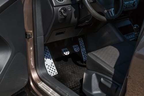 VOLKSWAGEN GOLF V MANUAL NAKŁADKI NA PEDAŁY