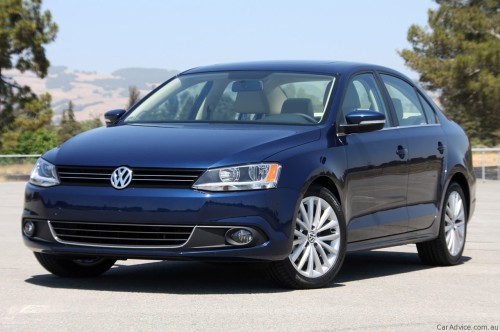 VOLKSWAGEN JETTA 2011-2015 WYPRZEDAŻ NAKŁADKI NA LAMPY PRZECIWMGIELNE PRZEDNIE