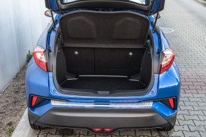 TOYOTA C-HR 2016+ OCHRONNA LISTWA TYLNEGO ZDERZAKA STAL