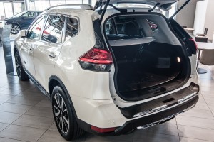 NISSAN X-TRAIL III T32 2017+ PO FACELIFTINGU OCHRONNA LISTWA ZDERZAKA TYŁ CZARNA ABS