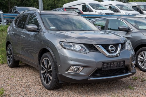 NISSAN X-TRAIL T32 2014-2017 PRZED LIFTINGIEM ATRAPA CHŁODNICY GRILL CHROMOWANY 62310-4BA0A