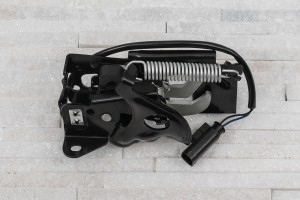 BMW SERIA 4 F33 CABRIO 2013-2020 ZAMEK POKRYWY SILNIKA CZĘŚĆ DOLNA LEWA 51237242548