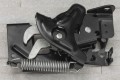 BMW SERIA 4 F36 GRAN COUPE 2013-2020 PRAWY DOLNY ZAMEK POKRYWY SILNIKA 51237242549