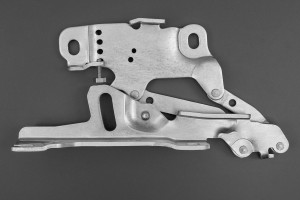 BMW M3 F80 F80N 2014-2018 ZAWIAS POKRYWY MASKI LEWY 41617286343