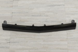 MERCEDES C-CLASS W205 2014-2018 LISTWA PRZEDNIEGO ZDERZAKA ŚRODKOWA CZARNA A2058852700