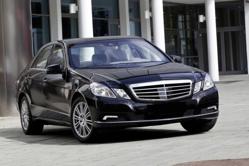 MERCEDES E-CLASS W212 2009-2013 PRZED FACELIFTINGIEM CHROMOWANA LISTWA PRZEDNIEGO BŁOTNIKA PRAWA A2126903462