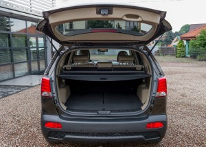 KIA SORENTO II 2009-2015 ROLETA BAGAŻNIKA CZARNA