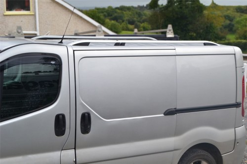 OPEL VIVARO 2001-2014 (wersja krótka) RELINGI DACHOWE ALUMINIOWE