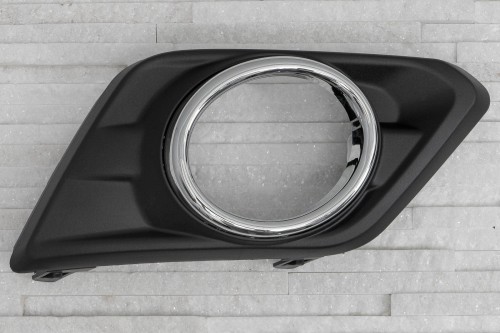 NISSAN X-TRAIL III T32 2014-2017 PRZED LIFTINGIEM KRATKA ZAŚLEPKA HALOGENU W ZDERZAK PRZEDNI PRAWA 622564BA0B