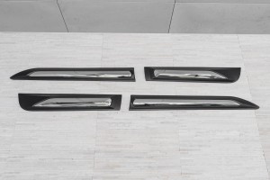 TOYOTA HILUX VIII AN120 2015+ DEKORACYJNE LISTWY DRZWI