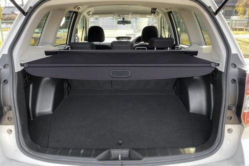 SUBARU FORESTER II SG 2003-2008 ROLETA BAGAŻNIKA CZARNA