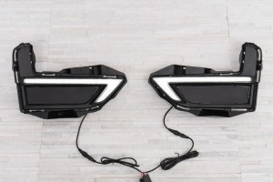 NISSAN X-TRAIL III T32 2017-2021 PO FACELIFTINGU ŚWIATŁA DO JAZDY DZIENNEJ LED Z KIERUNKOWSKAZEM