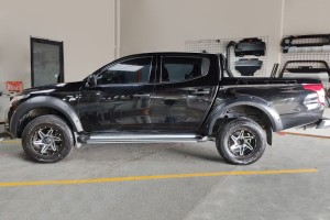 MITSUBISHI L200 V TRITON 2015-2019 POSZERZENIA BŁOTNIKÓW ABS