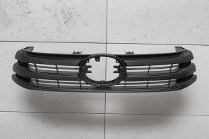 TOYOTA HILUX VIII 2015-2017 PRZED LIFTINGIEM GRILL PRZEDNI ATRAPA CHŁODNICY CZARNA  531000K480