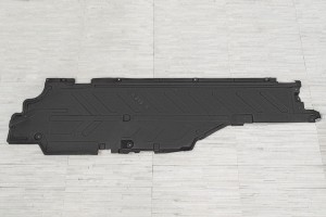 MERCEDES E-CLASS W213 2016-2020 PRZED FACELIFTINGIEM MATERIAŁOWA OSŁONA PODWOZIA PRAWA A2136806407