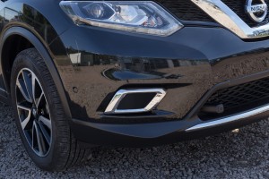NISSAN X-TRAIL III T32 2014-2017 PRZED FACELIFTINGIEM NAKŁADKI PRZEDNICH LAMP PRZECIWMGIELNYCH CHROM