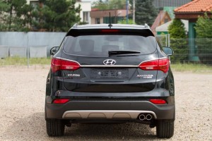 HYUNDAI SANTA FE III DM 2012-2018 WYPRZEDAŻ  LISTWA KLAPY TYLNEJ WOKÓŁ ZNACZKA