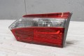 TOYOTA COROLLA XI E16 2013-2016 SEDAN PRZED FACELIFTINGIEM LAMPA KLAPY TYLNEJ LED PRAWA 8158102570 POWYSTAWOWA