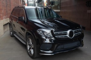 MERCEDES GLS X166 2015-2019 KRATKA WLOTU POWIETRZA MASKI PRAWA A1668800205