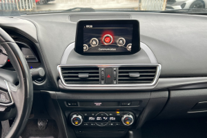 MAZDA 3 2014+ OZDOBNA LISTWA KONSOLI NAWIGACJI