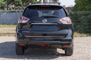 NISSAN X-TRAIL III T32 2014-2021 LISTWA KLAPY TYŁ STAL