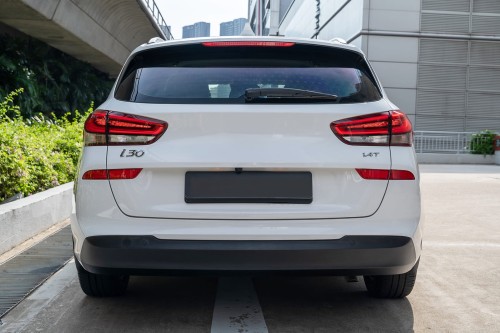 HYUNDAI i30 III PD 2017+ LAMPKA TYLNEJ TABLICY REJESTRACYJNEJ LEWA 92501F6000